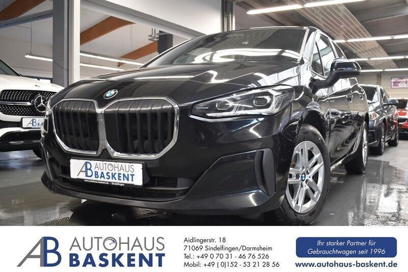 Schwarz Gebraucht 2023 BMW 218 Active Tourer Luxury Line Van / Kleinbus | 18.980 € (Superpreis) - Bild 1/4