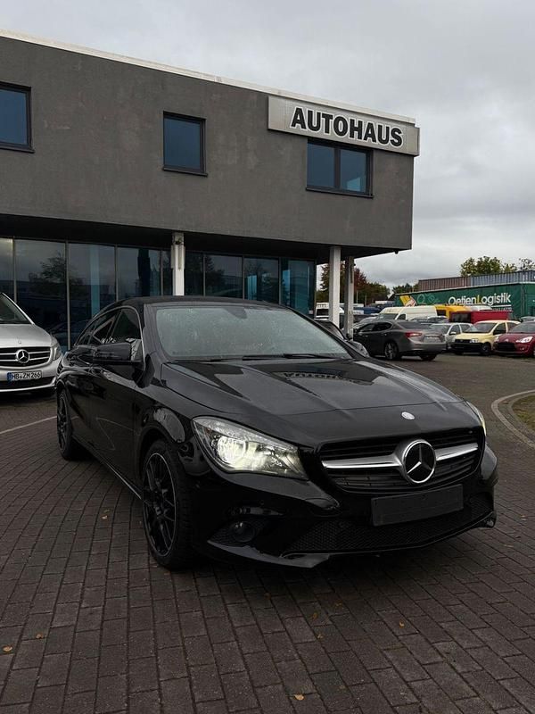 Schwarz Gebraucht 2016 Mercedes CLA200 Kombi | 13.300 € (Guter Preis) - Bild 1/4