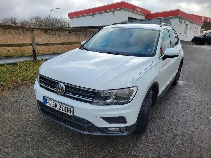 Weiß Gebraucht 2019 VW Tiguan Comfortline SUV | 18.300 € (Superpreis) - Bild 1/4