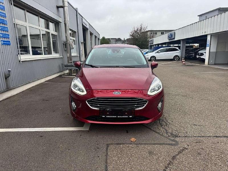 Gebraucht Ford Fiesta Titanium 101 PS (74 kW) 2019 Rubyrot (metallic) Kleinwagen
