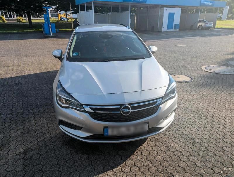 Silber Gebraucht 2018 Opel Astra Kombi | 7.600 € (Guter Preis) - Bild 1/4