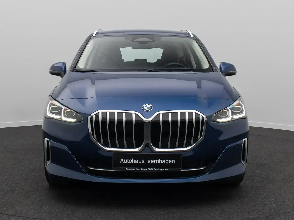 Gebraucht BMW 223 Active Tourer Luxury Line 218 PS (160 kW) 2022 Blau Van / Kleinbus