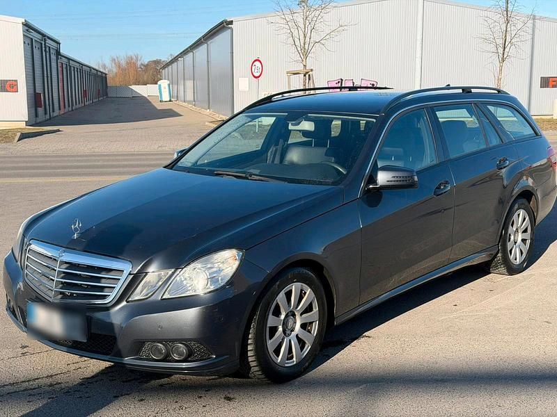 Gebraucht Mercedes E200 136 PS (100 kW) 2011 Braun Kombi