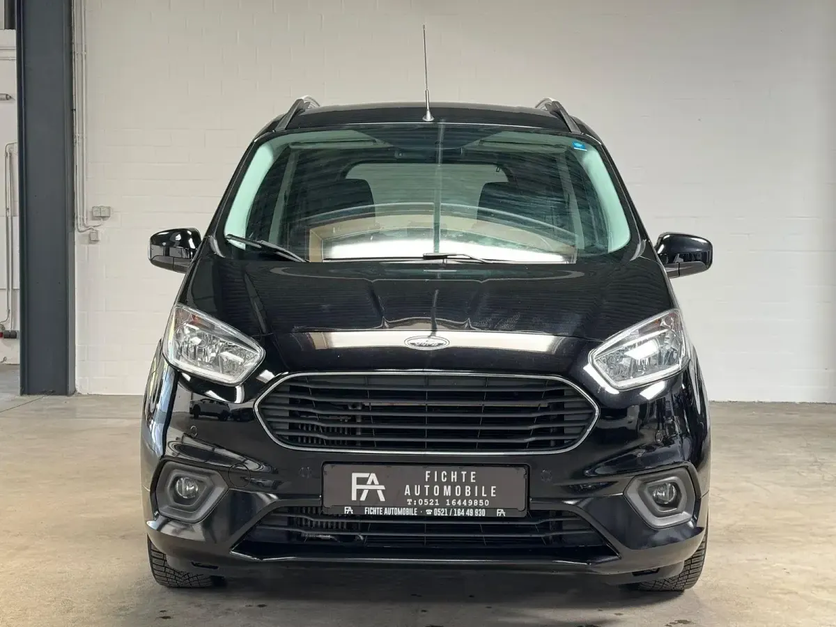 Gebraucht Ford Tourneo Courier Titanium 101 PS (74 kW) 2019 Schwarz Van / Kleinbus