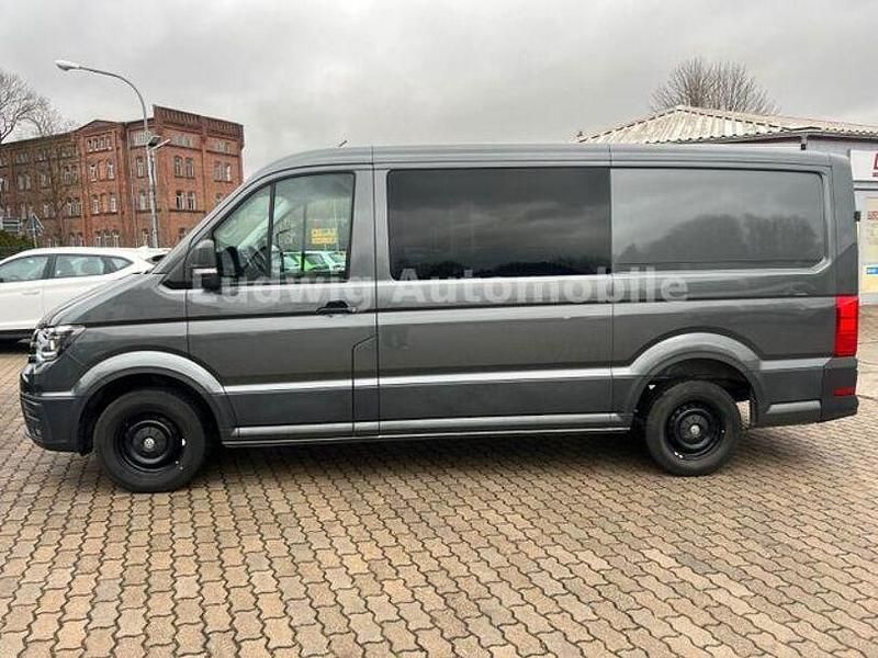 Gebraucht VW Crafter Trendline 140 PS (102 kW) 2022 Grau Van