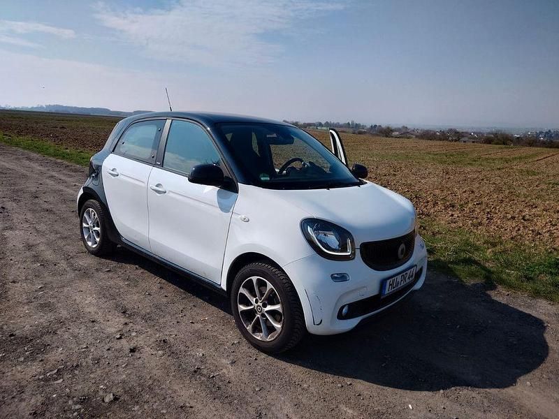 Gebraucht Smart ForFour Passion 90 PS (66 kW) 2016 Weiß Kleinwagen