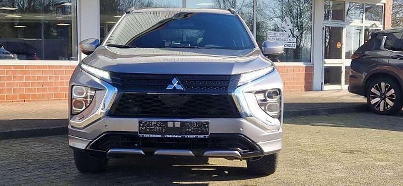 Gebraucht Mitsubishi Eclipse Cross Plus 188 PS (138 kW) 2022 Platinumgrau SUV