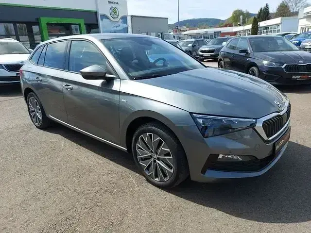 Gebraucht Skoda Scala Tour 110 PS (80 kW) 2020 Graphite grey metallic (metallic) Kleinwagen
