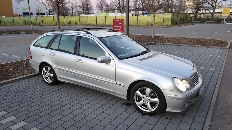 Silber Gebraucht 2006 Mercedes C220 Kombi | 2.499 € (Fairer Preis) - Bild 1/4