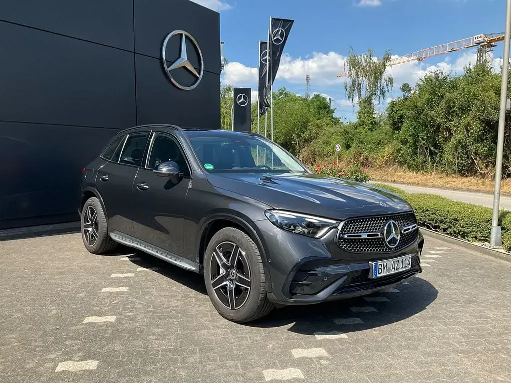 Gebraucht Mercedes GLC300 AMG line 204 PS (150 kW) 2023 Grau SUV