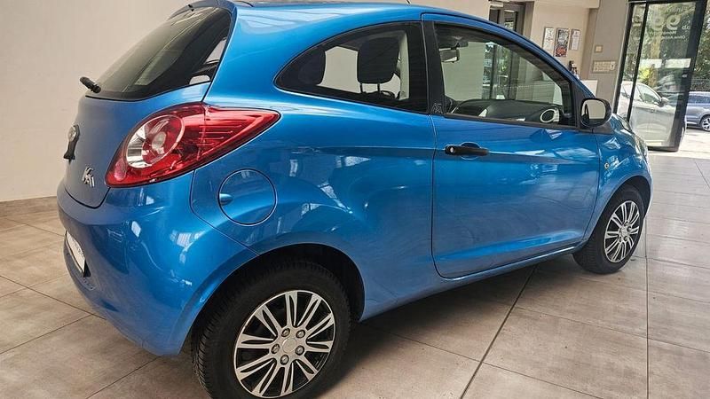 Gebraucht Ford Ka Ambiente 69 PS (50 kW) 2014 Blau Kleinwagen