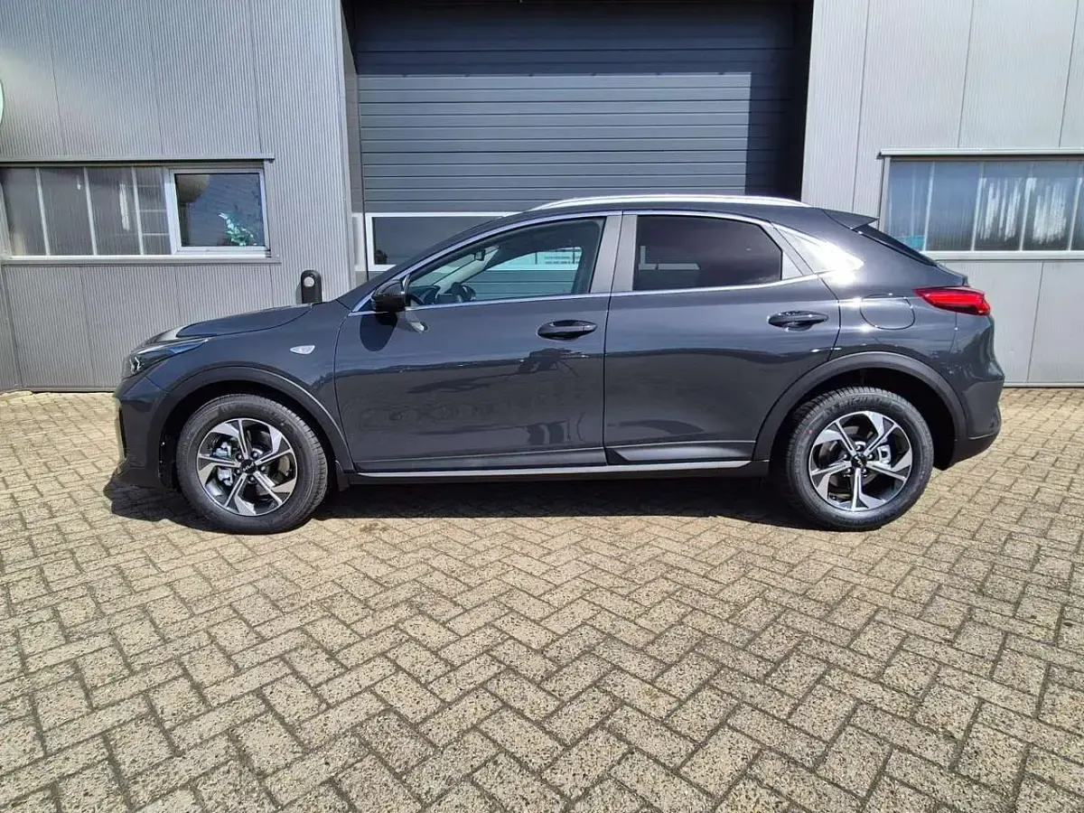 Neu Kia XCeed 150 PS (110 kW) 2026 Pentametal metallic SUV
