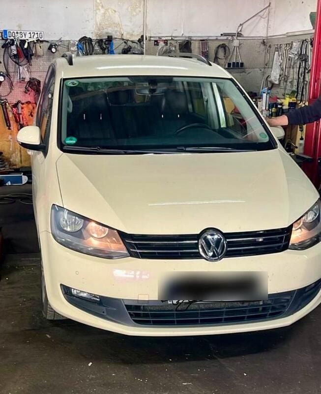 Gelb Gebraucht 2018 VW Sharan Family Van / Kleinbus | 9.150 € - Bild 1/1