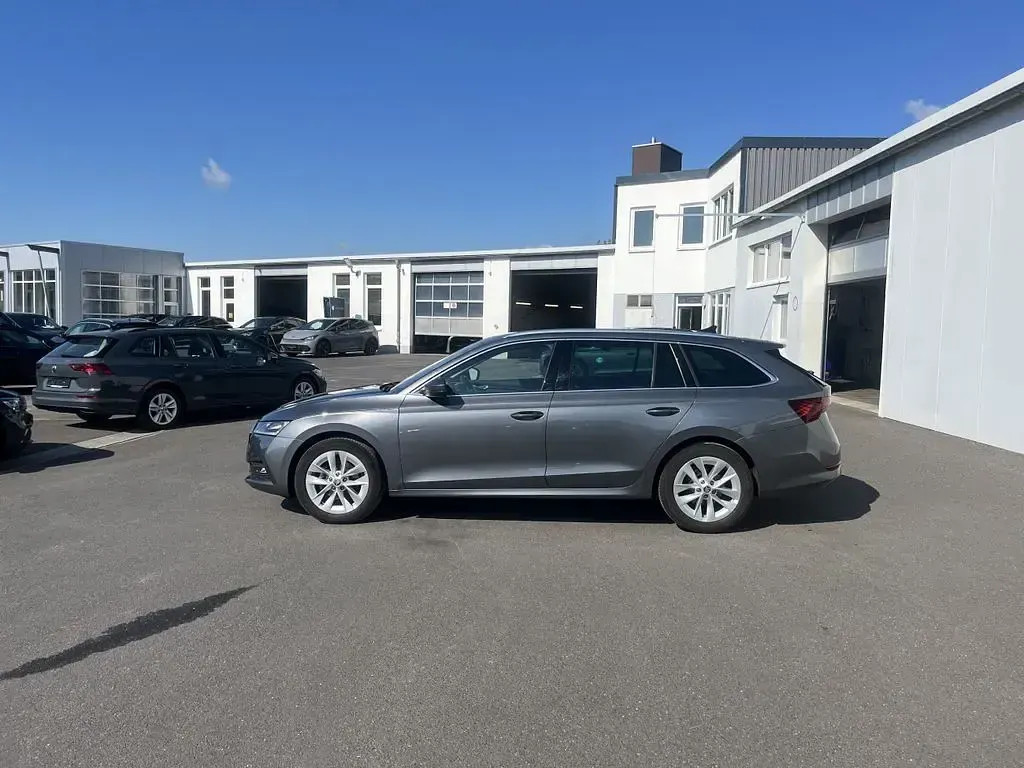 Gebraucht Skoda Octavia Style 150 PS (110 kW) 2023 Grau Kombi