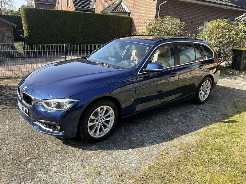 Gebraucht BMW 330 Advantage 258 PS (189 kW) 2018 Blau Kombi