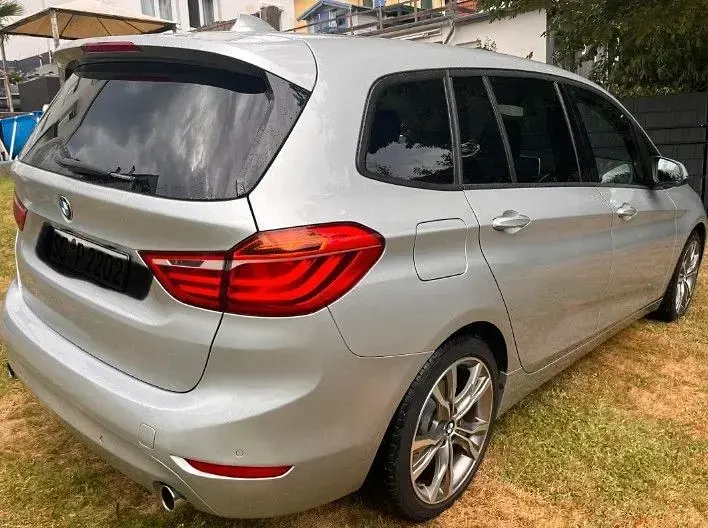 Gebraucht BMW 220 Sport Line 192 PS (141 kW) 2015 Silber Kombi