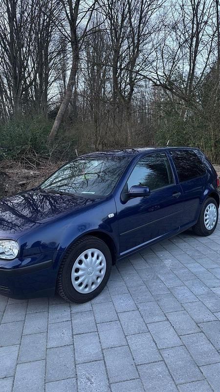 Gebraucht VW Golf IV 75 PS (55 kW) 2003 Blau Kleinwagen