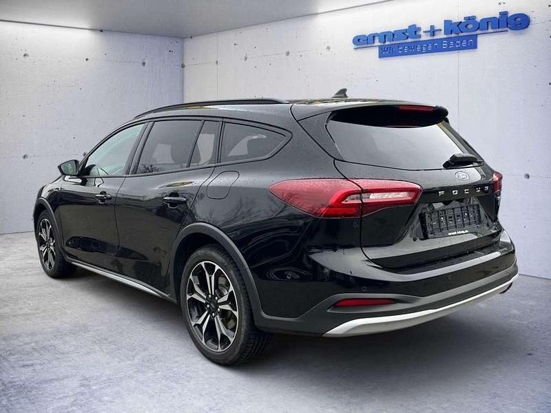 Gebraucht Ford Focus Active X 155 PS (114 kW) 2022 Agate black metallic Kombi