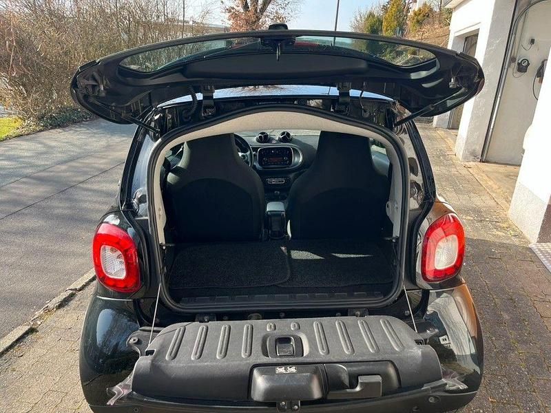 Gebraucht Smart ForTwo Electric Drive 41 kW (56 PS) 2018 Schwarz Coupé