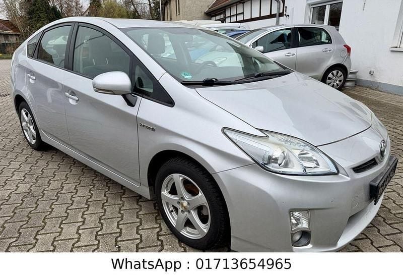 Second-hand Toyota Prius 99 CP (72 kW) 2011 Argintiu Berlinǎ