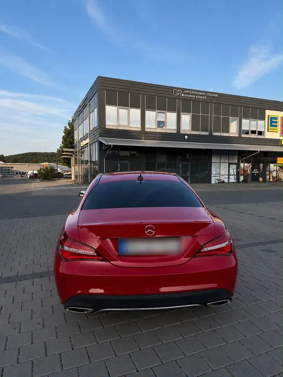 Gebraucht Mercedes CLA200 163 PS (119 kW) 2018 Rot Coupé