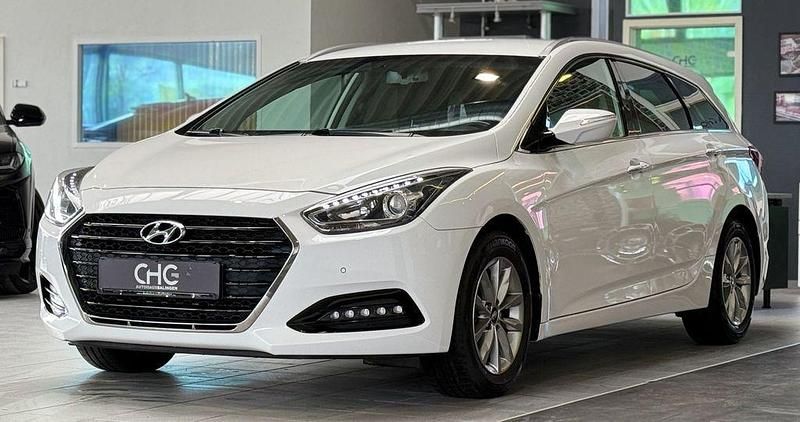 Gebraucht Hyundai i40 135 PS (99 kW) 2017 Weiß Kombi