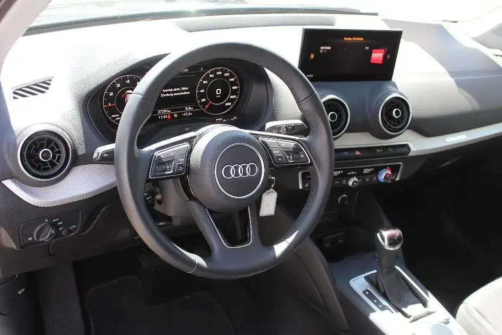 Gebraucht Audi Q2 Advanced Plus 150 PS (110 kW) 2023 Mythosschwarz SUV