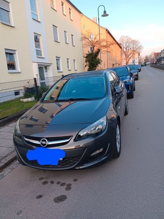 Grau Gebraucht 2016 Opel Astra Edition Kombi | 7.000 € (Fairer Preis) - Bild 1/4
