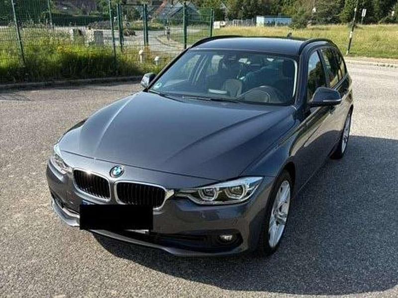 Grau Gebraucht 2017 BMW 318 Advantage Kombi | 14.950 € (Fairer Preis) - Bild 1/4