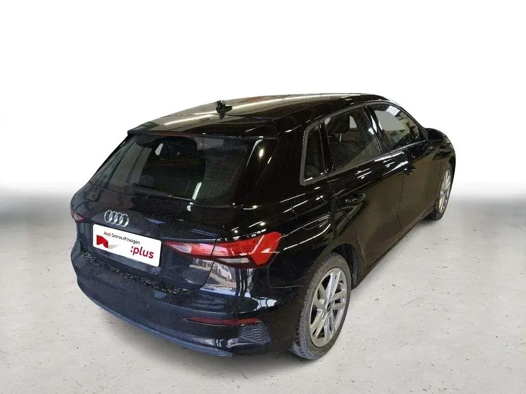 Używany Audi A3 Advanced 150 KM (110 kW) 2022 Czarny Sedan/Limuzyna