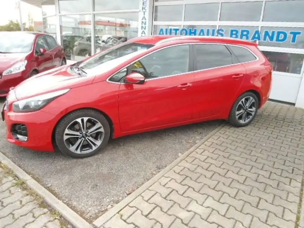 Gebraucht Kia Ceed Sportswagon 120 PS (88 kW) 2016 (frd) trackrot Kombi