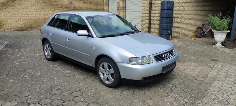 Silber Gebraucht 2002 Audi A3 Limousine | 3.000 € (Teuer) - Bild 1/4