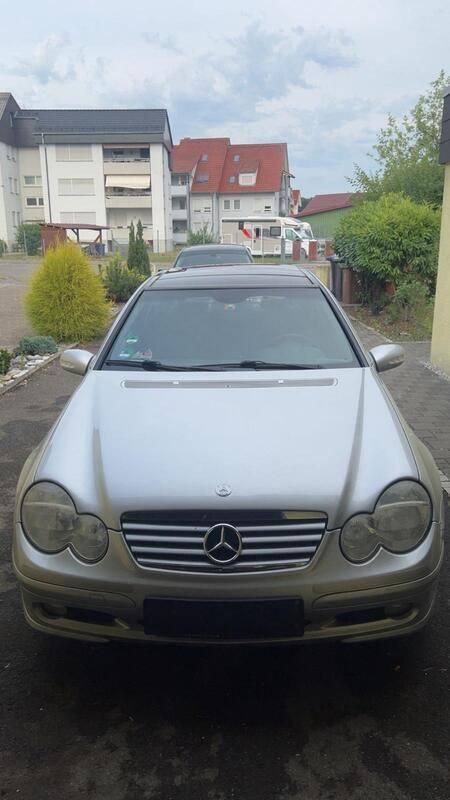 Silber Gebraucht 2003 Mercedes C200 Coupé | 2.200 € (Fairer Preis) - Bild 1/4