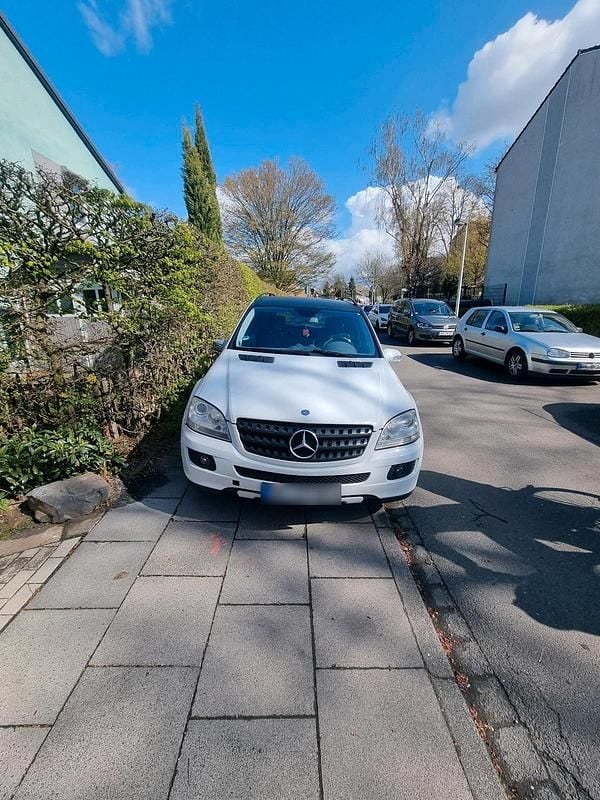 Gebraucht Mercedes ML320 220 PS (161 kW) 2005 Weiß SUV