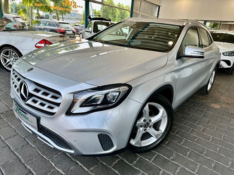 Gebraucht Mercedes GLA180 Urban 122 PS (89 kW) 2019 Silber SUV
