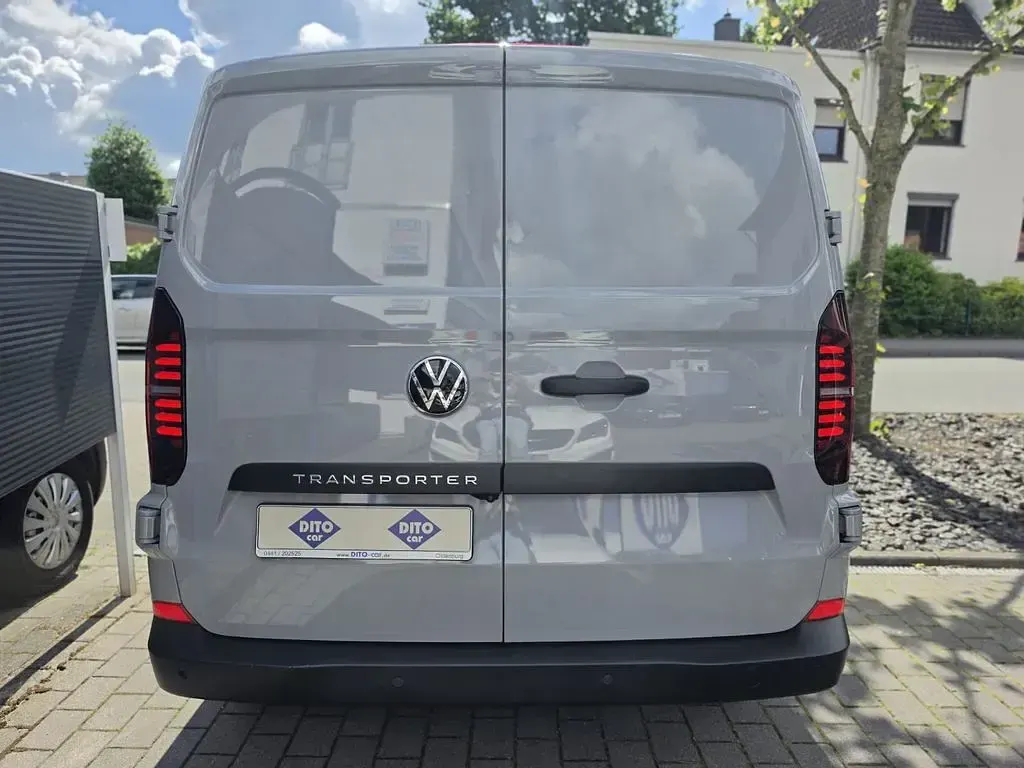 Gebraucht VW Transporter 150 PS (110 kW) 2025 Stone grey Van