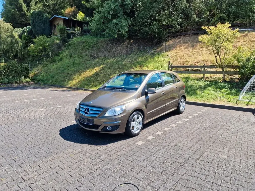 Gebraucht Mercedes B180 150 PS (110 kW) 2008 Beige Van / Kleinbus