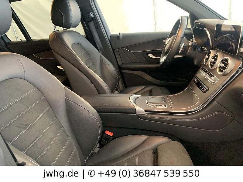 Gebraucht Mercedes GLC300e AMG 320 PS (235 kW) 2020 Polarweiss SUV