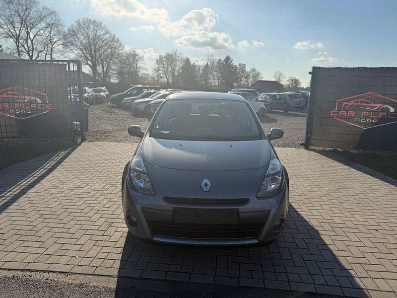 Gebraucht Renault Clio III Dynamique 75 PS (55 kW) 2010 Grau Limousine