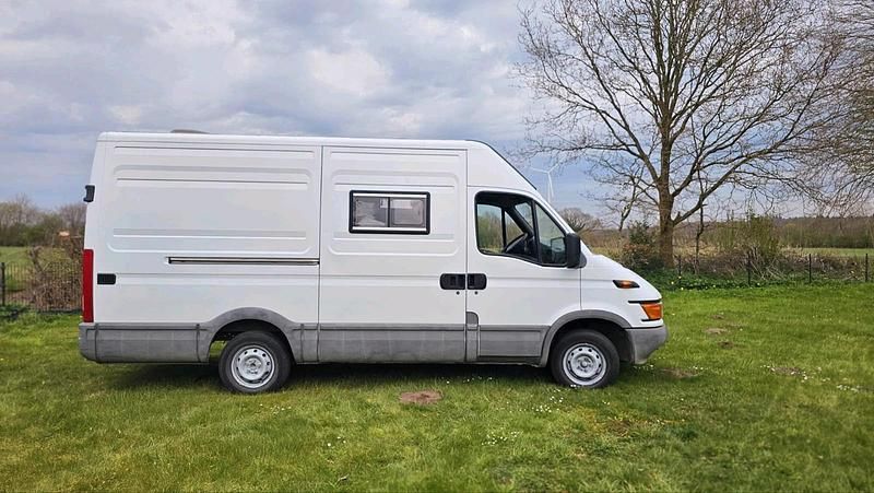 Gebraucht Iveco Daily 96 PS (70 kW) 2004 Weiß Van / Kleinbus