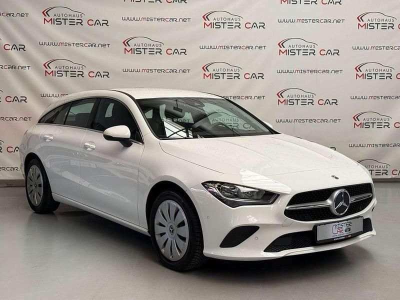 Gebraucht Mercedes CLA180 116 PS (85 kW) 2023 Polarweiss Limousine