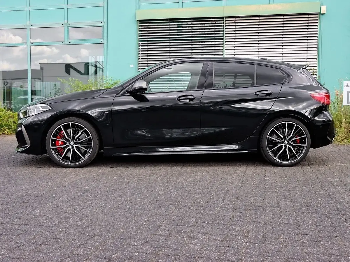 Gebraucht BMW M135 M Sport 306 PS (225 kW) 2023 Black sapphire Kleinwagen