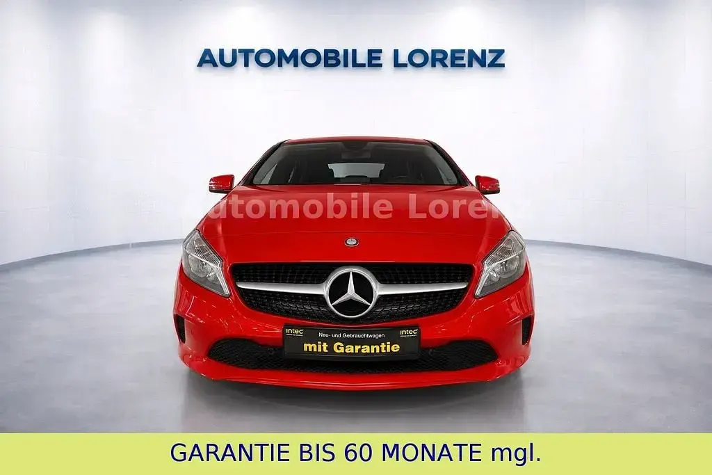 Gebraucht Mercedes A180 122 PS (89 kW) 2016 Rot Kleinwagen