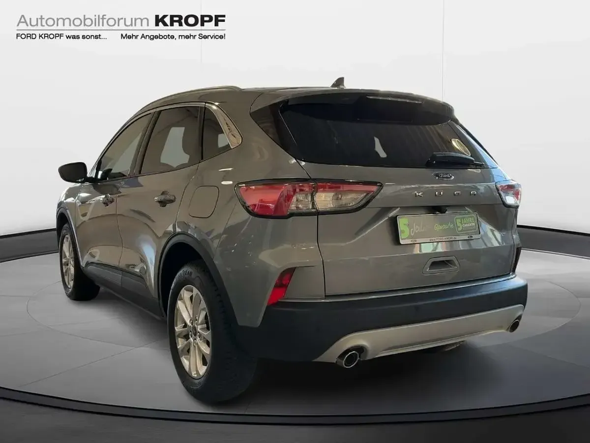 Gebraucht Ford Kuga Titanium 150 PS (110 kW) 2023 Solarsilber SUV
