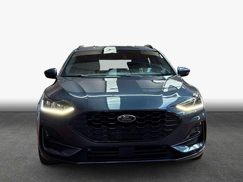 Second-hand Ford Focus ST-Line X 125 CP (91 kW) 2024 Albastru Break