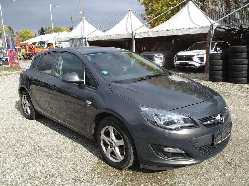 Grau Gebraucht 2014 Opel Astra Limousine | 3.990 € (Superpreis) - Bild 1/4