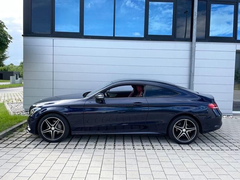 Blau Gebraucht 2016 Mercedes C200 AMG line Coupé | 25.999 € (Etwas zu teuer) - Bild 1/4