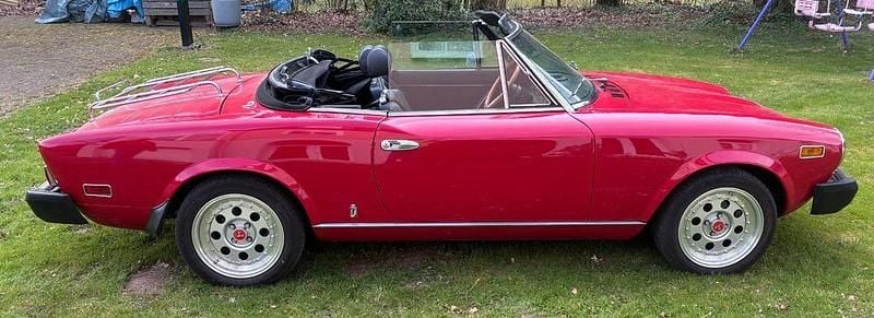 Gebraucht Fiat 124 Spider 82 PS (60 kW) 1978 Rot Cabrio