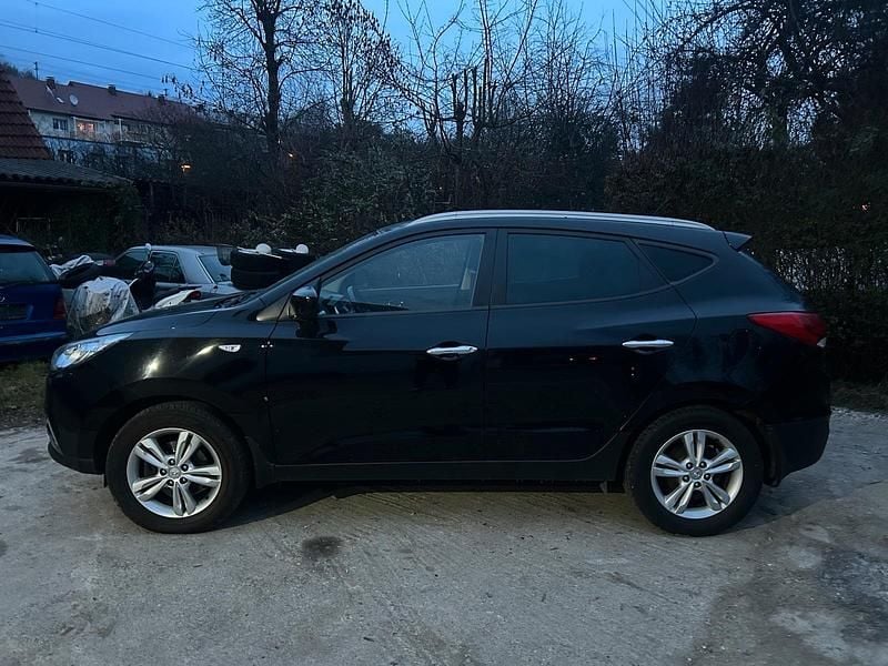 Gebraucht Hyundai ix35 136 PS (100 kW) 2012 Schwarz SUV