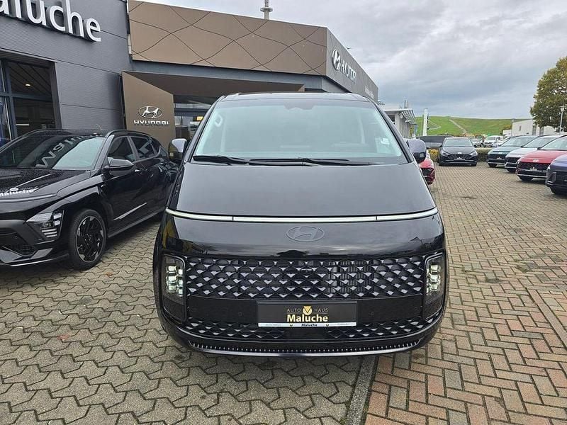 Neu Hyundai Staria Signature 224 PS (164 kW) 2025 Abyss black / mic Van / Kleinbus
